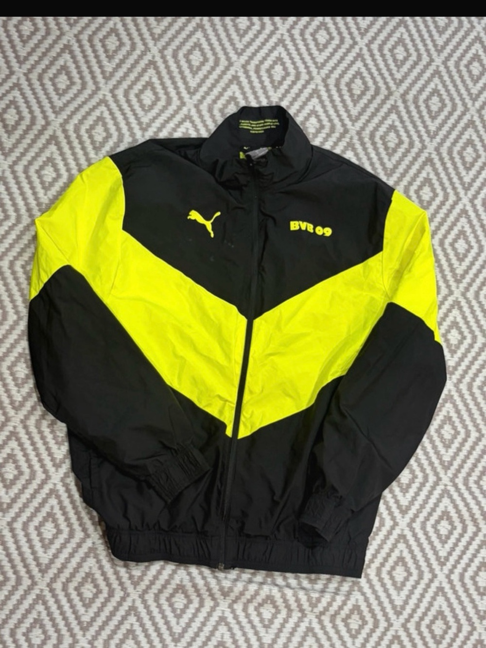 Puma Borussia Dortmund BVB 09 Windbreaker Hooded Jacket Size L